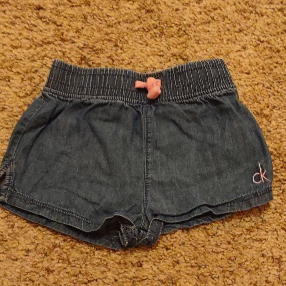 Calvin Klein Girls size 12 months blue denim‎ lightweight shorts, pink bow